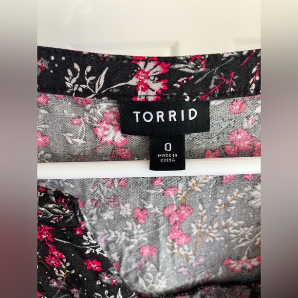 Torrid Babydoll Stretch Challis Zip-Front Tunic Top - Picture 6 of 10